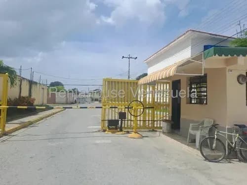 Casa En Venta Dos Niveles Mas Terraza En Obra Gris Urb Corinsa Gjg 26-4395