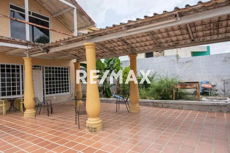 Amplia y Cómoda casa en venta Parque Valencia
