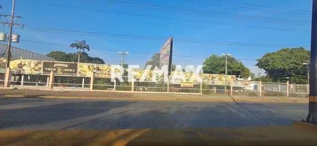 Se vende Amplia Propiedad comercial Ubicado en la Carretera Nacional cagua la Villa