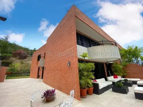 Imponente Townhouse De Lujo En La Trinidad. #26-14370