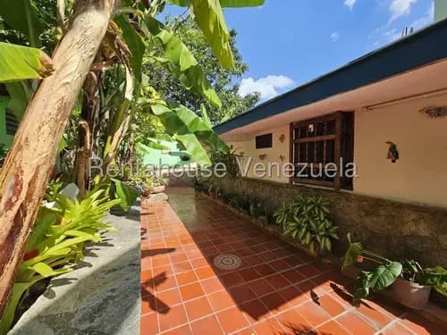 ¡oportunidad Única En Los Palos Grandes! Hermosa Casa Tipo Hacienda Descubre El Hogar De Tus Sueños En Una De Las Zonas Más Exclusivas De Los Palos Grandes.