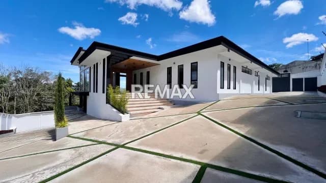 Casa en Pueblo Nuevo, Urbanización Piedra del Jurungo