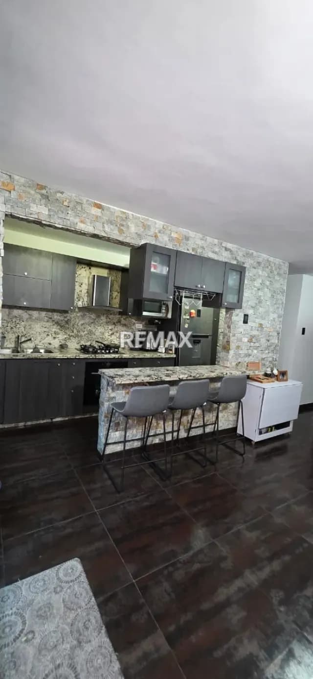 Casa San Diego, a una cuadra de Av Don Julio Centeno - en Venta