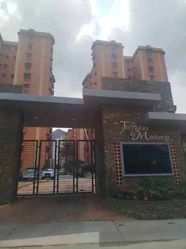 F-5763. Alexora Vende Apartamento Ubicado En Piso Bajo, En Conjunto Residencial Terrazas De Mañongo, Una De Las Mejores Zonas De Valencia Mañongo. (3,2,2)