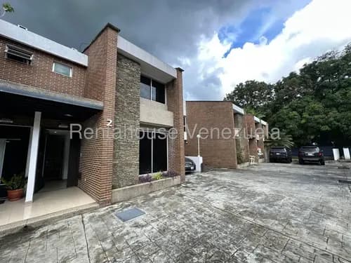 Ecl Hemoso Townhouse En Alquiler El Castaño Maracay 26-10683