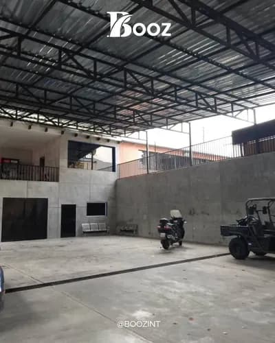 Alquiler De Galpon Comercial, Santa Monica, Con Amplio Estacionamiento