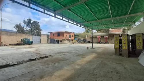 Se Alquila Galpon 1800 M2. Naguanagua. Rg. ¡oportunidad Única! Complejo Industrial De 1.800 M2 Con Viviendas Y Acceso Directo A Autopista. Patio De Maniobras. A 500 Mtrs De Puente Barbula.
