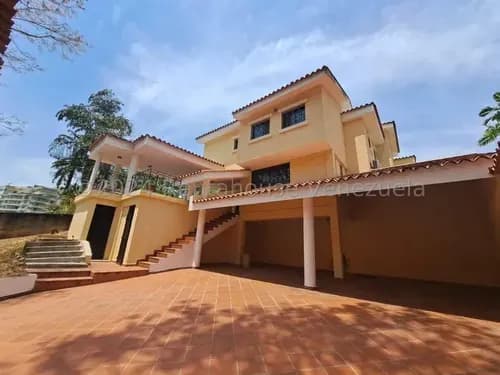 Increible Casa Estilo Mediterraneo Con Hermosos Y Elegantes