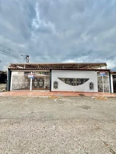 Obdu/ Se Vende Casa Remodelada Urbanización Los Naranjos. San Cristobal
