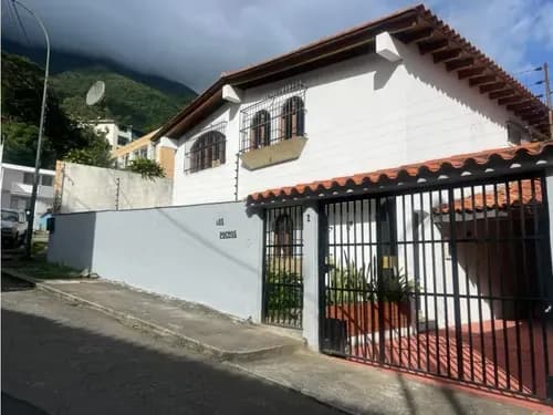 Vendo Casa 400m2 Los Palos Grandes 8111