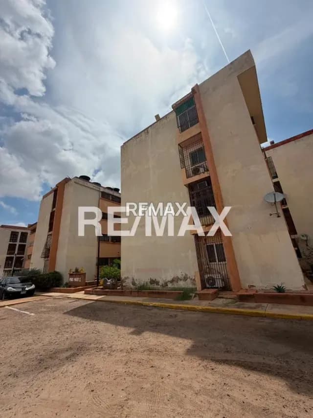 Vendo lindo apartamento en Residencias el Pinar