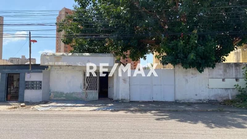 EXCELENTE OPORTUNIDAD TERRENO PARA DESARROLLO COMERCIAL O RESIDENCIAL