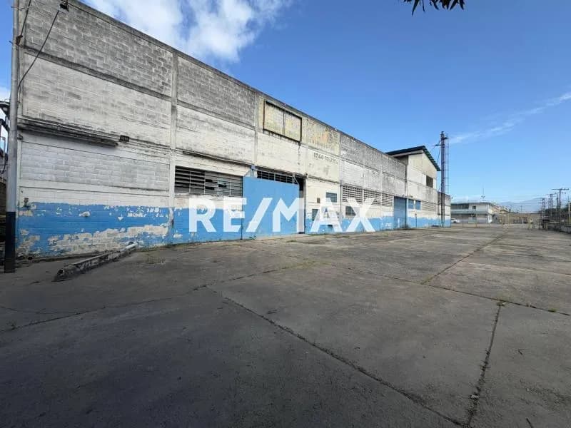 Complejo con Edificaciones Industriales, Zona Industrial Cagua