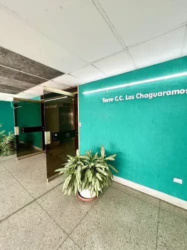 Oficina En Alquiler Cc Los Chaguaramos Solo Cliente Directo