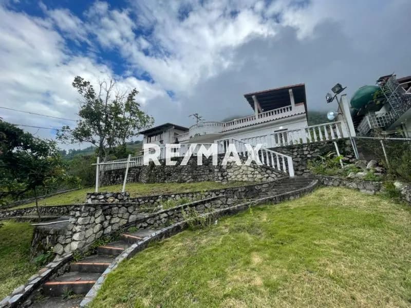 Linda y exclusiva, Casa de Montaña, en Venta