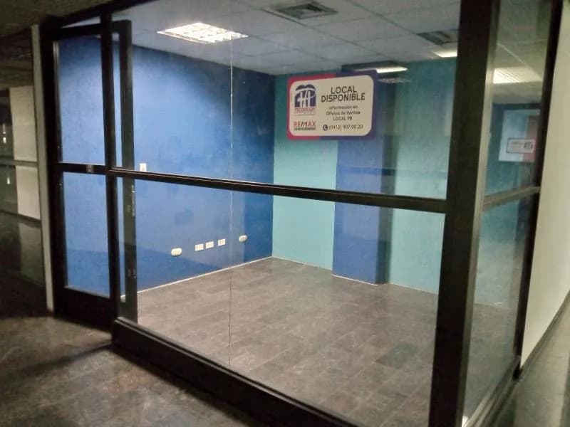LOCAL COMERCIAL EN ALQUILER C.C. MACARACUAY PLAZA (C2 4G)