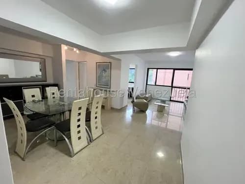 Moderno Y Amplio Apartamento En Alquiler En Las Esmeraldas 26-10296 Gf