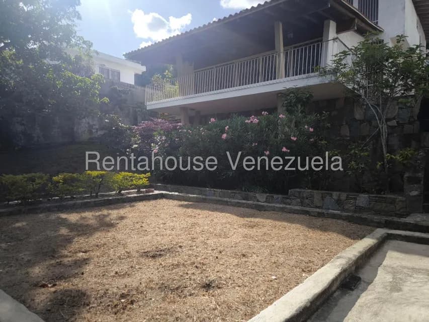 Casa (Multipes Niveles) en Venta en Cumbres de Curumo, Distrito Metropolitano