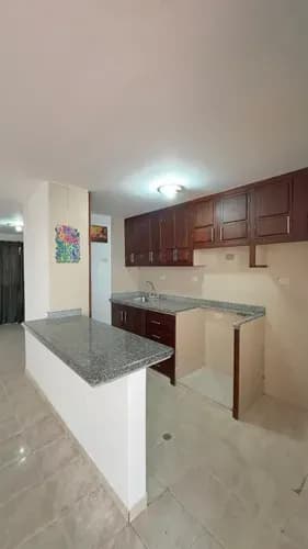 Casa En Alquiler Pueblo Nuevo San Cristobal Tachira Sala Cocina Empotrada Balcón Patio Área De Servicios Calentador Tanque Aéreo De 1.500 L Cantv E Internet