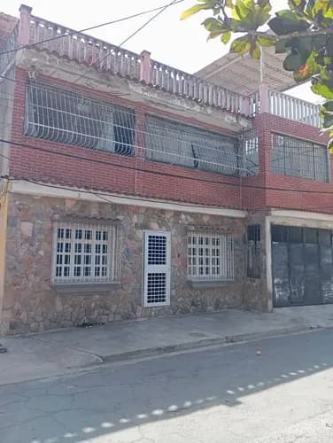 Gl Casa De Dos Niveles En Naguanagua (clientes)
