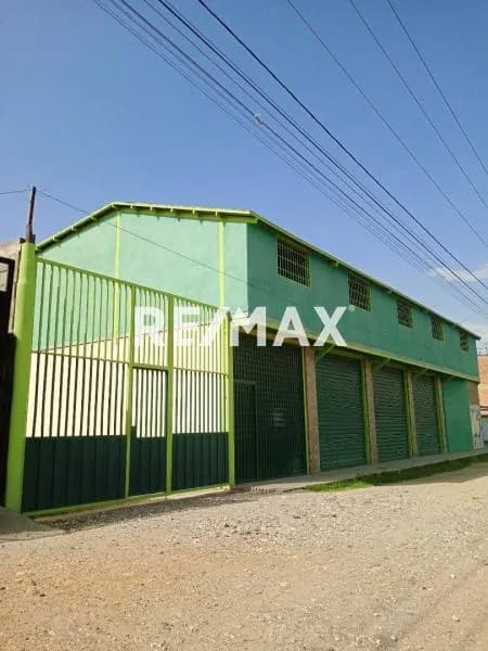 Alquiler conjunto de Locales, Galpón y Terreno en Avenida Florencio Jiménez Barquisimeto zona Oeste