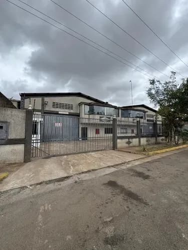 Atlantis Brsca Ofrece En Alquiler O Venta Galpon En Zona Industrial Los Pinos
