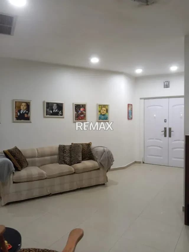 VENTA CASA EN ESQUINA SIERRA MAESTRA