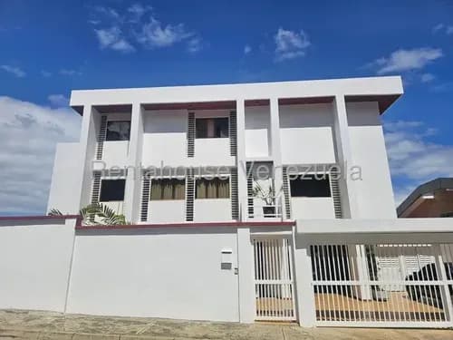 Ld Casa En Venta Urb. Los Naranjos Del Cafetal, Caracas Yf 26-16566