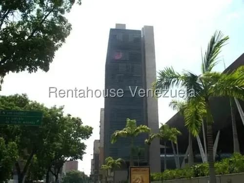 ¿necesitas Una Oficina Amplia Y Funcional En Los Dos Caminos? Aquí La Tienes. Belkis 26-10388