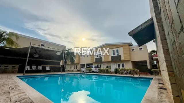 TOWNHOUSE EN ALQUILER EN CIUDAD OJEDA 100% PLANTA