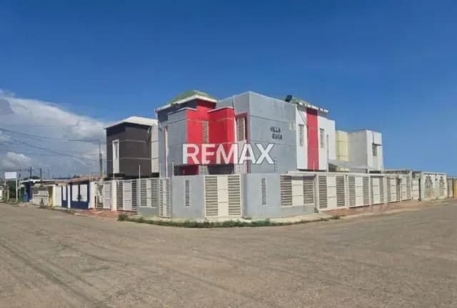 TOWN HOUSE EN VENTA EN CABIMAS SEMI-AMOBLADO