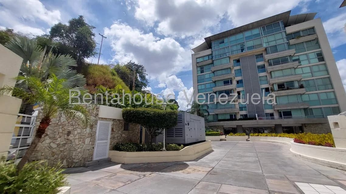 Apartamento (Duplex) en Alquiler en Lomas de Las Mercedes, Distrito Metropolitano