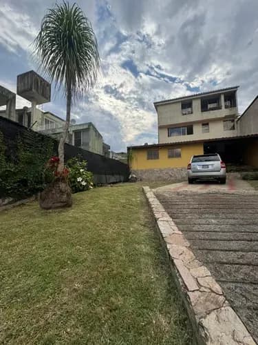 En Venta Acogedora Y Amplia Casa En San Antonio, Cuenta Con Anexo!