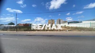 Terreno en venta en Avenida Ramón Ruiz Polanco, Centro, Punto Fijo, Falcón, 4102, VEN - $220k