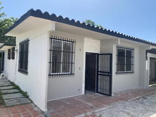 Casa Remodelada Urb. Playa El Angel
