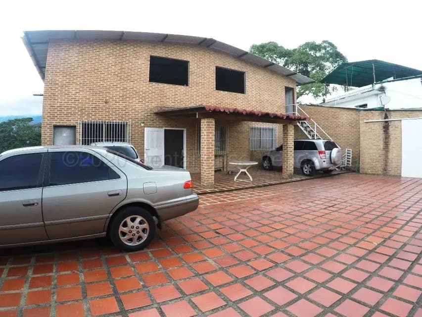 Casa (Multipes Niveles) en Venta en Turumo, Distrito Metropolitano