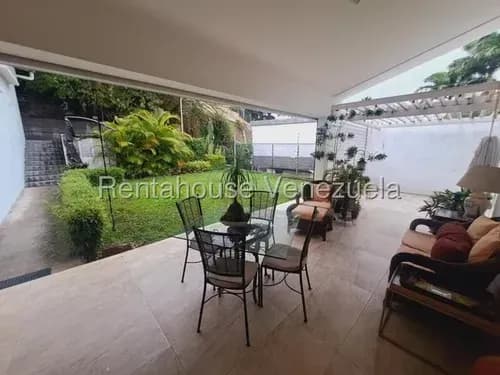Venta Estupenda Casa En Prados Del Este, Con Amplios Espacios .hab. Principal Con 2 Vestiers, Baño Y A/a. Anexo 26-19420 Js