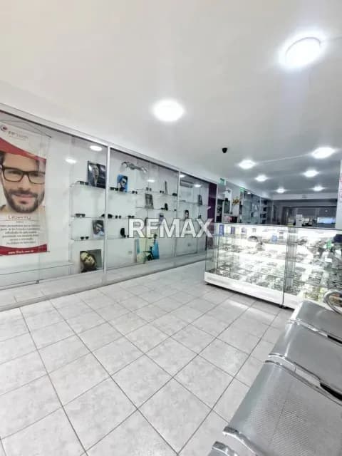 EN ALQUILER excelente fondo de comercio con amplia trayectoria, ubicado estratégicamente en La Concordia, detrás del Terminal.