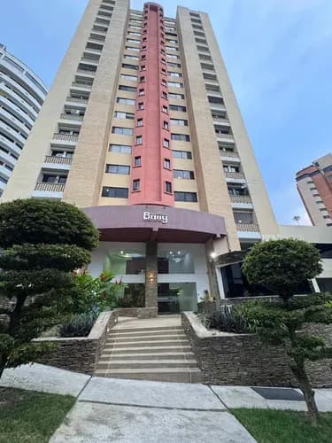 Alquiler De Apartamento En El Parral Res. Bally Valencia