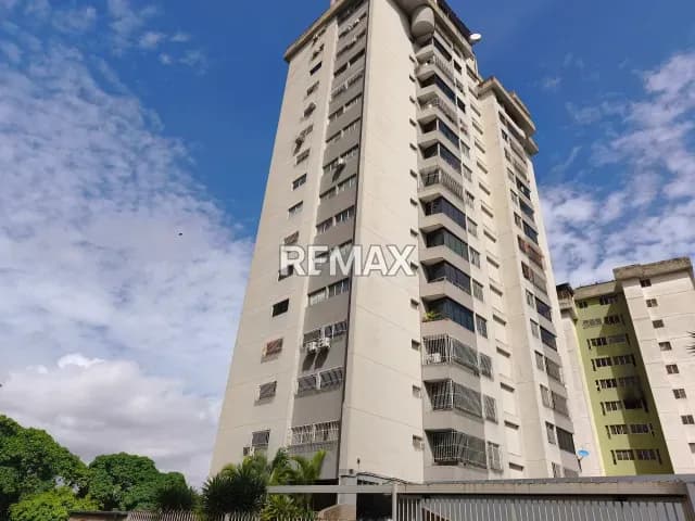 LINDO Y CÓMODO APARTAMENTO EN VENTA EN LOMAS DEL ÁVILA