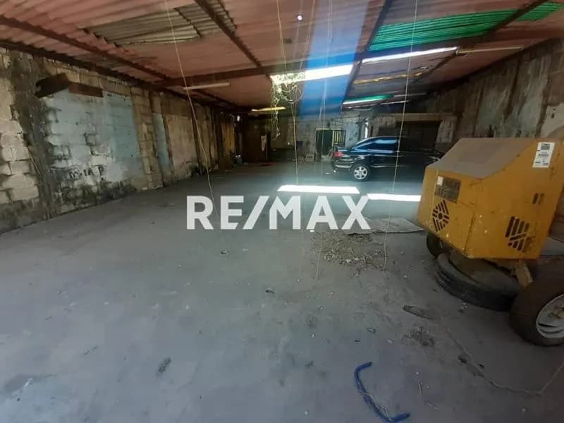 TERRENO CON BIENHECHURÍA EN VENTA AVENIDA BERMUDEZ MARACAY
