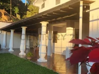 EN VENTA CASA CON ANEXO en Urb Tara, próximo al CC La Cascada en Carrizal