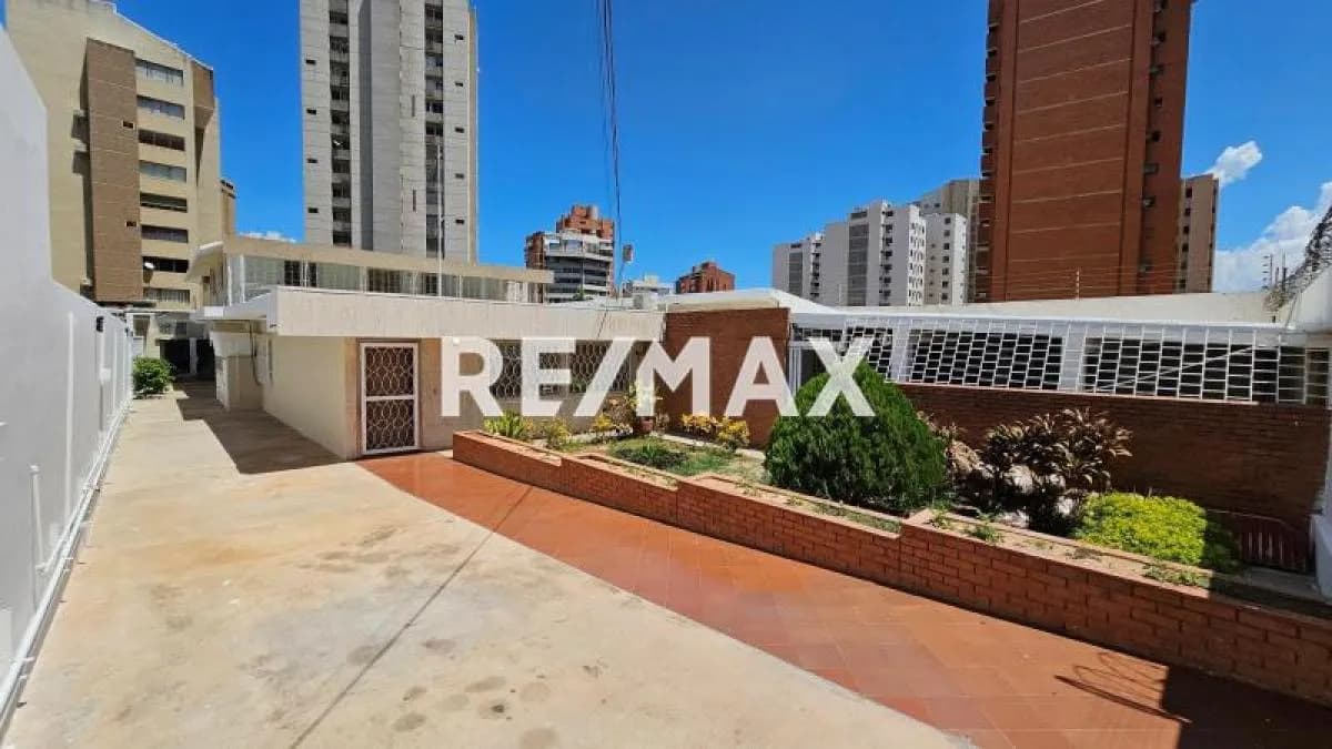 En venta propiedad multiproposito en Sector La Lago