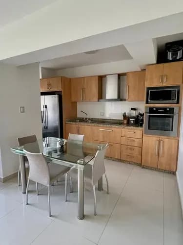 Apartamento Amoblado En Lomas De Los Mangos Cj.