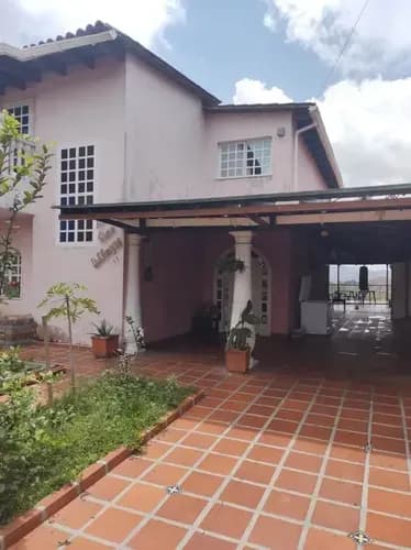 Económica Casa En Venta Los Teques Urbanización La Fontanera