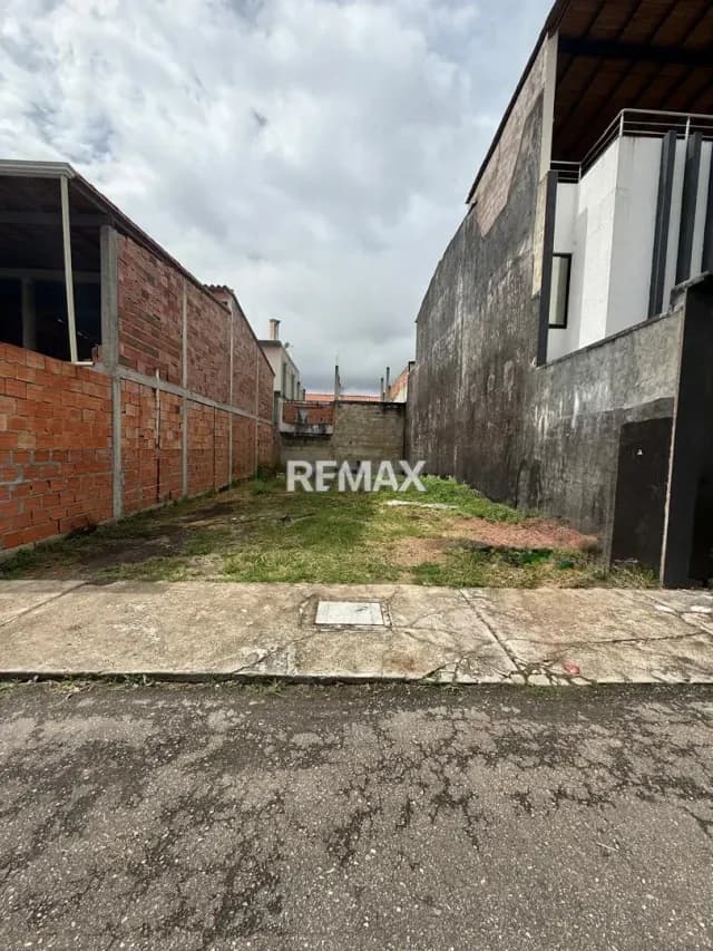 VENTA DE TERRENO URBANIZACION VALLE ARRIBA