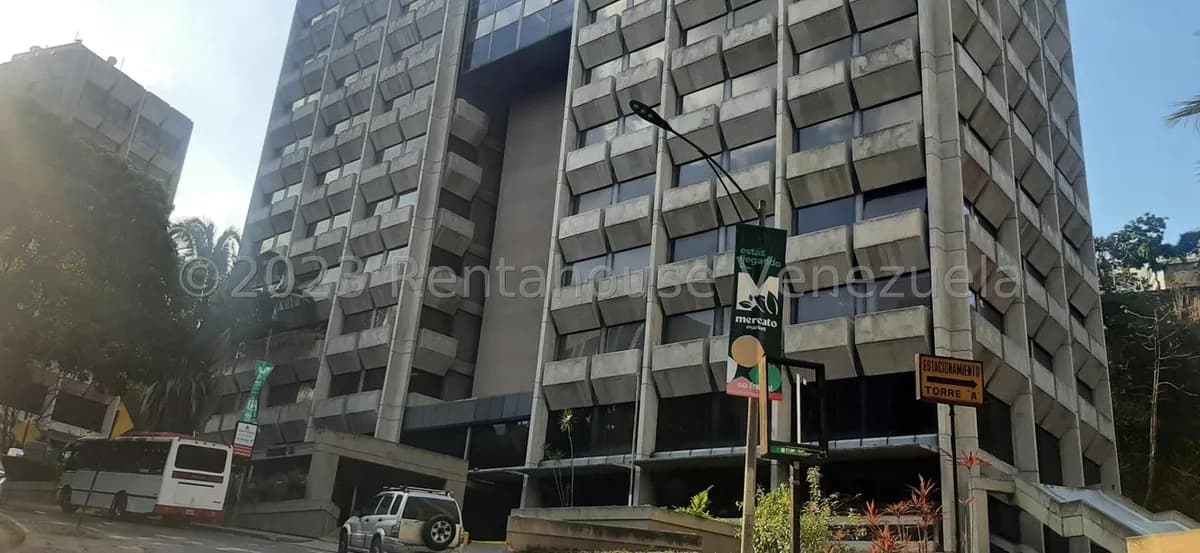 Comercial (Consultorio Medico) en Alquiler en Santa Paula, Distrito Metropolitano