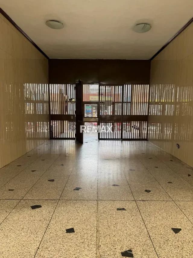 Venta de apartamento en la Av Baralt, 65m