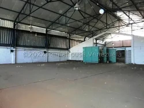 Excelente Galpón En Alquiler En Zona Industrial De Guarenas. Luis Infante 23-5699