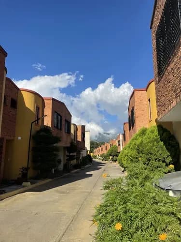 En Venta Townhouse En Naguanagua Paola C